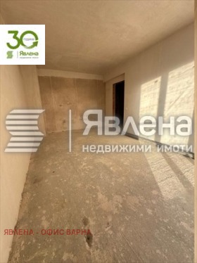 3-стаен град Варна, Погреби 1