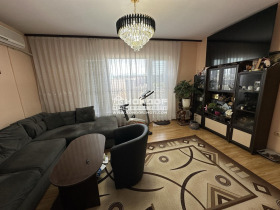 Продава 3-стаен град Пловдив Тракия - [1] 
