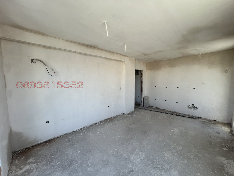 Продава  2-стаен град Пловдив , Гагарин , 72 кв.м | 20723845 - изображение [2]