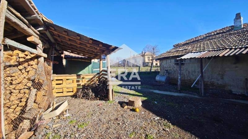 Продава КЪЩА, с. Пресиян, област Търговище, снимка 15 - Къщи - 52871881