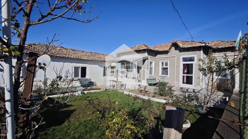 Продава КЪЩА, с. Пресиян, област Търговище