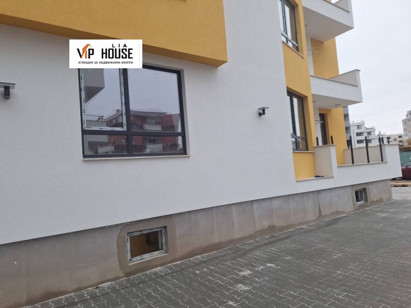 Продава 3-СТАЕН, гр. Пазарджик, Устрем