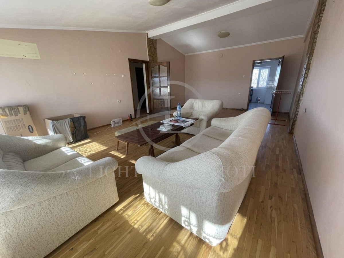 Продава КЪЩА, гр. Пловдив, Кършияка, снимка 2 - Къщи - 51821339