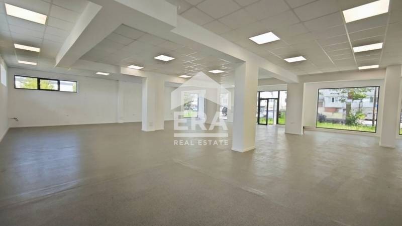 Продава МАГАЗИН, гр. Търговище, Запад 2, снимка 4 - Магазини - 54772560