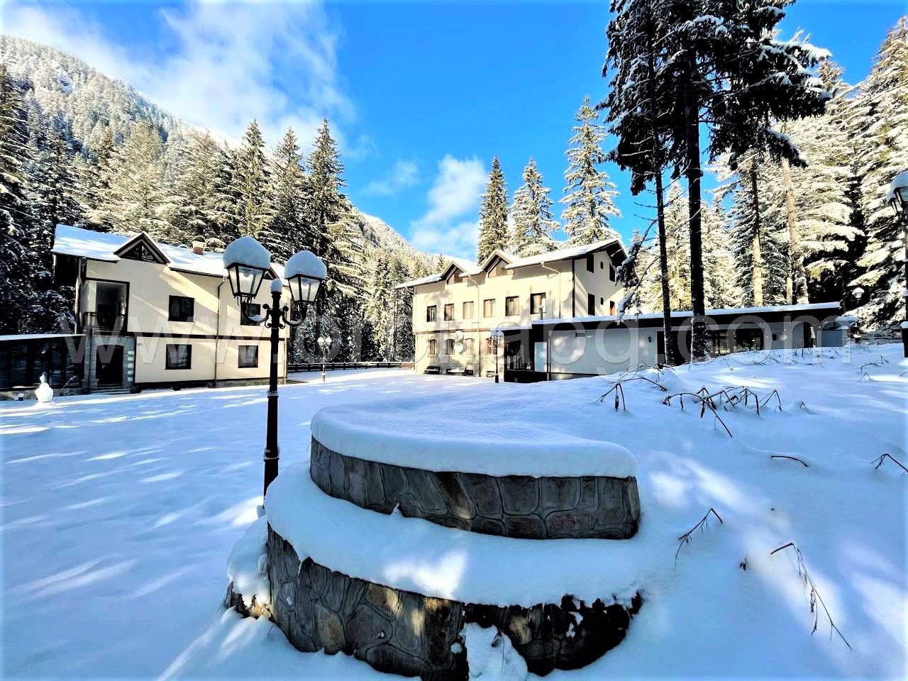 Продава ХОТЕЛ, с. Бели Искър, област София област, снимка 2 - Хотели - 52748002