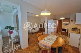 3+ camere da letto Darvenitsa, Sofia