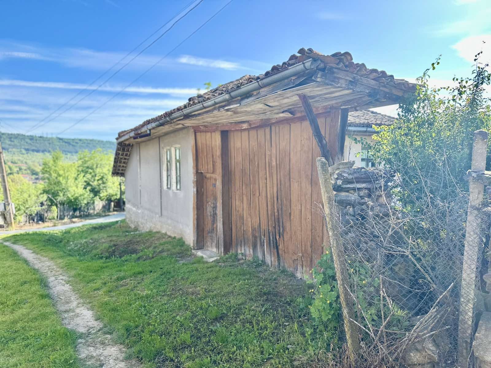 Продава КЪЩА, с. Пчелище, област Велико Търново, снимка 2 - Къщи - 54643521