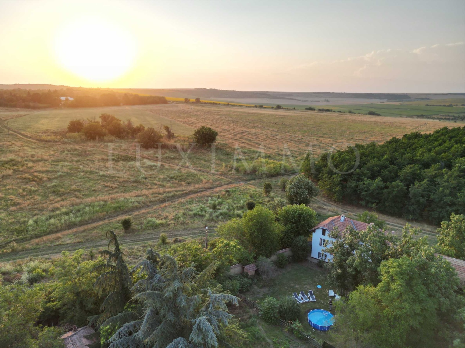 Продава КЪЩА, с. Сломер, област Велико Търново, снимка 2 - Къщи - 55185431