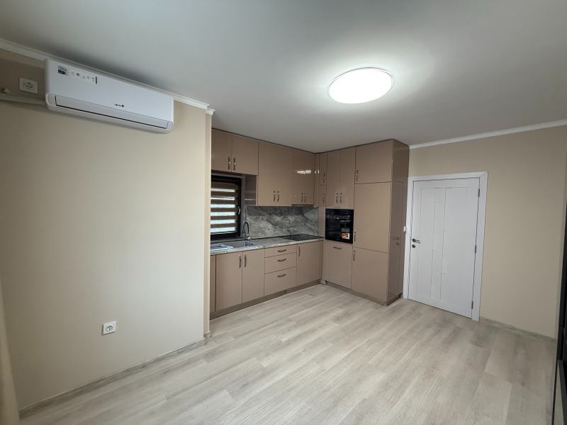 Продава 2-СТАЕН, гр. Търговище, Вароша, снимка 7 - Апартаменти - 48519564