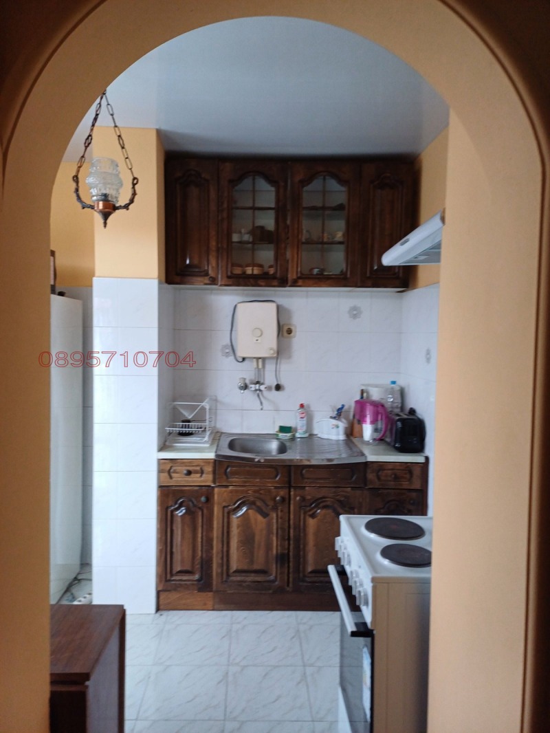 Продава 4-СТАЕН, гр. Търговище, Център, снимка 2 - Апартаменти - 52783646