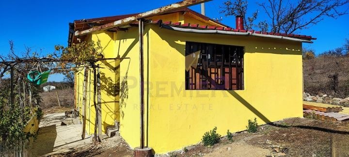 Продава КЪЩА, гр. Бургас, област Бургас, снимка 2 - Къщи - 54076812