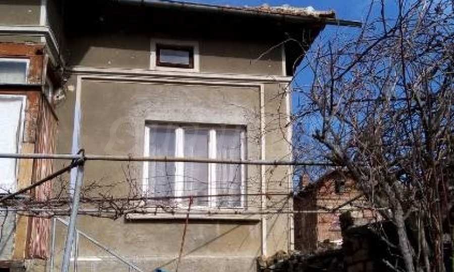 Продава КЪЩА, гр. Павликени, област Велико Търново, снимка 2 - Къщи - 54702340