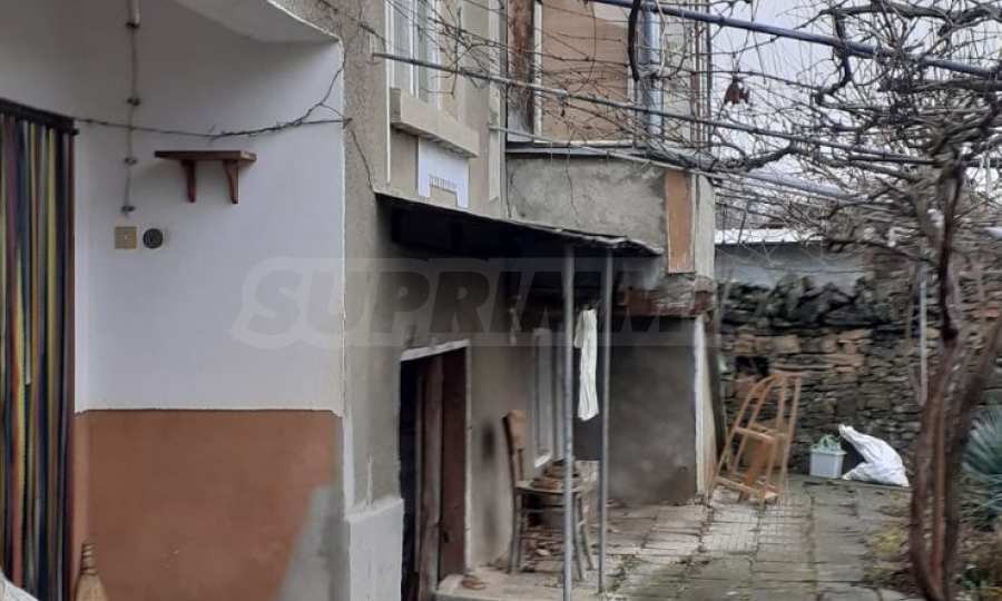 Продава КЪЩА, гр. Павликени, област Велико Търново, снимка 3 - Къщи - 54702340