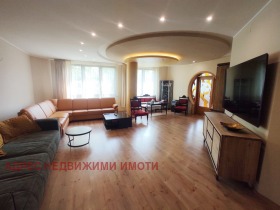 3+ slaapkamer Tsentar, Stara Zagora