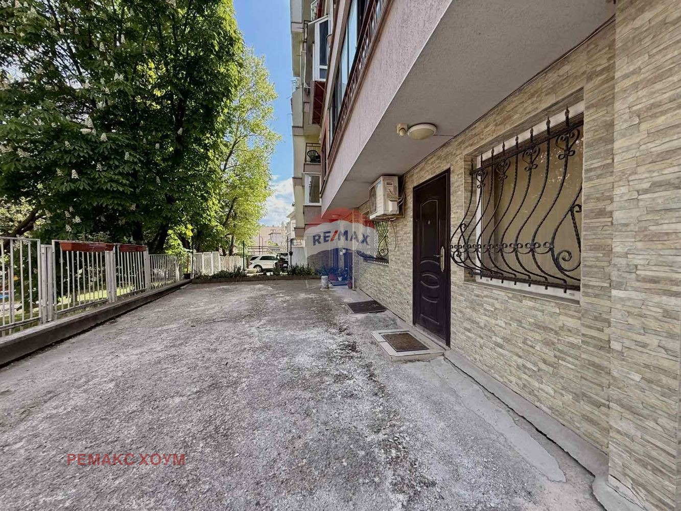 Продава МНОГОСТАЕН, гр. Варна, Базар Левски, снимка 3 - Апартаменти - 56089103