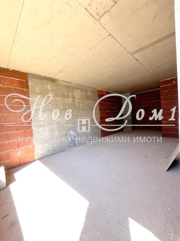 Na prodej  1 ložnice Sofia , Slatina , 64 m2 | 55986654 - obraz [2]