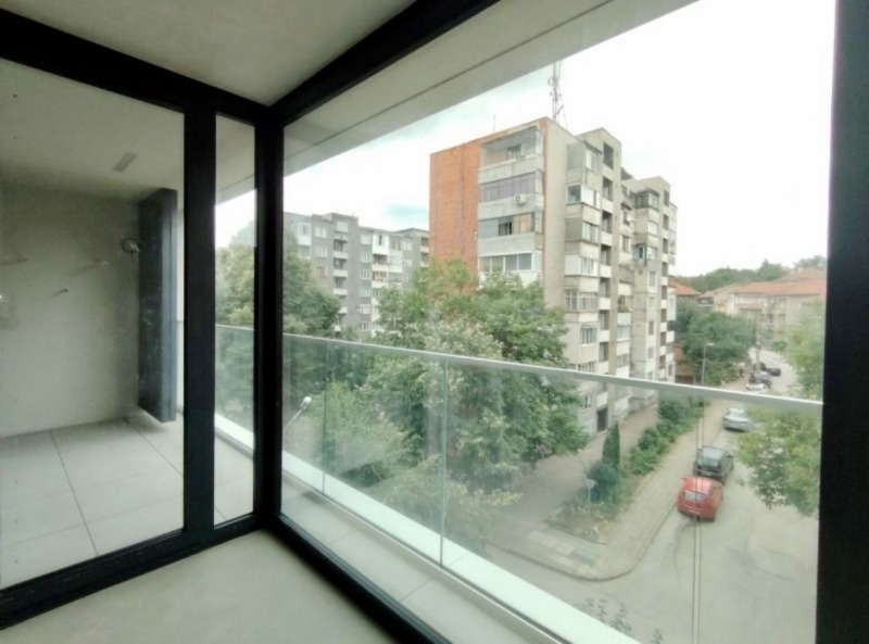 Продава 4-СТАЕН, гр. Велико Търново, Център, снимка 2 - Апартаменти - 52552335