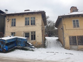 Продажба на имоти в с. Микре, област Ловеч - изображение 2 