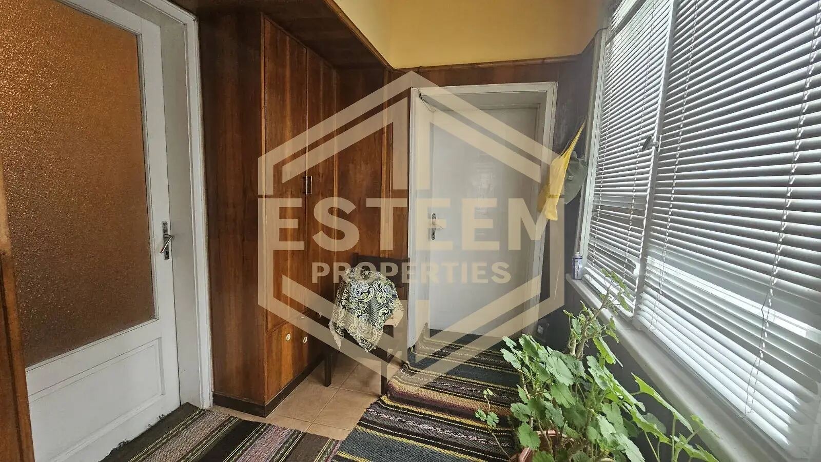 Продава ЕТАЖ ОТ КЪЩА, гр. Русе, Широк център, снимка 2 - Етаж от къща - 54222685