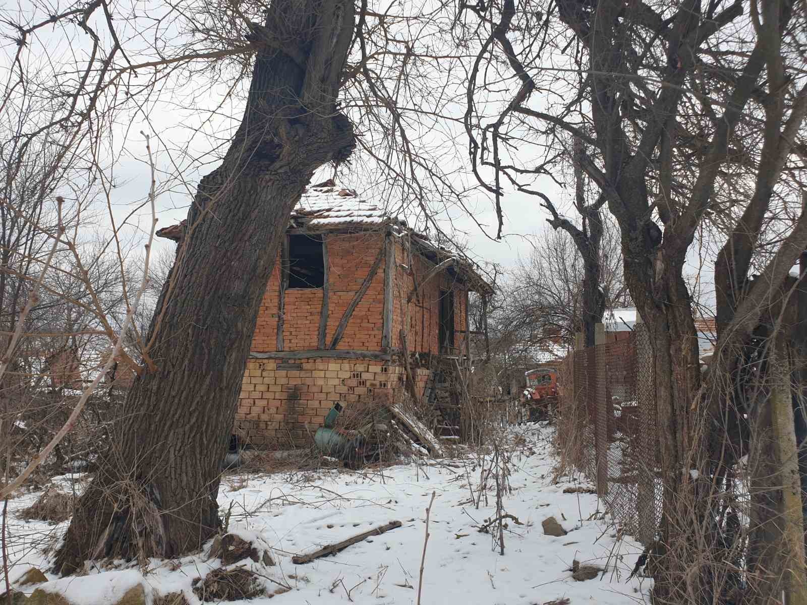 Продава КЪЩА, с. Микре, област Ловеч, снимка 2 - Къщи - 47096229