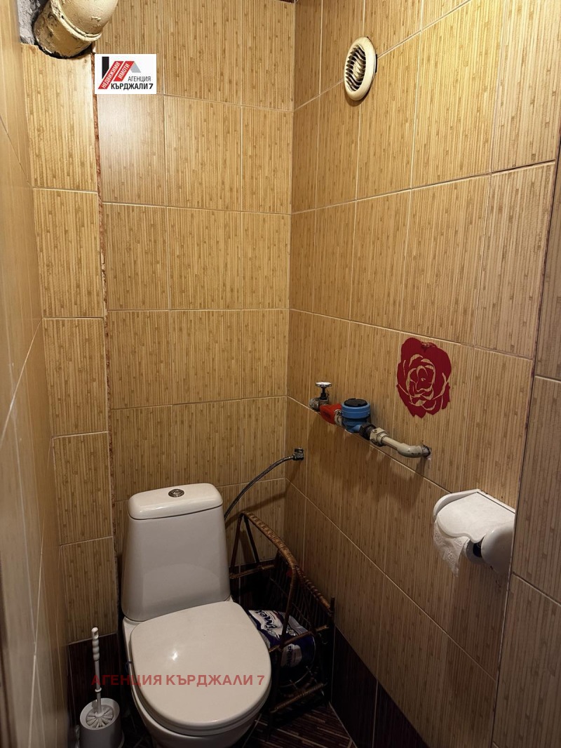 Продава 4-СТАЕН, гр. Кърджали, Център, снимка 13 - Апартаменти - 52359615