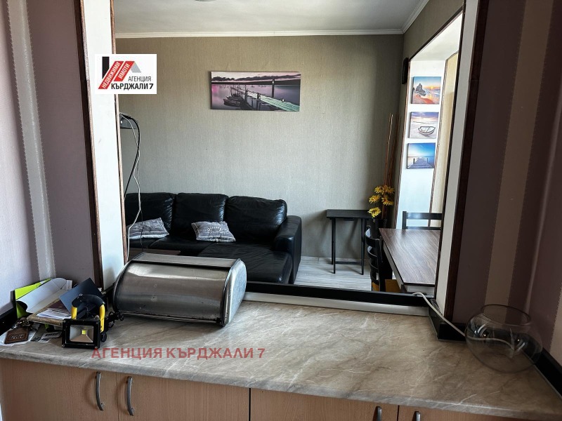 Продава 4-СТАЕН, гр. Кърджали, Център, снимка 11 - Апартаменти - 52359615