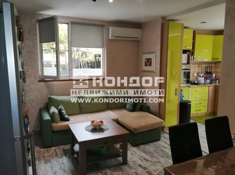 Продава ЕТАЖ ОТ КЪЩА, гр. Пловдив, Кючук Париж, снимка 2 - Етаж от къща - 54881621
