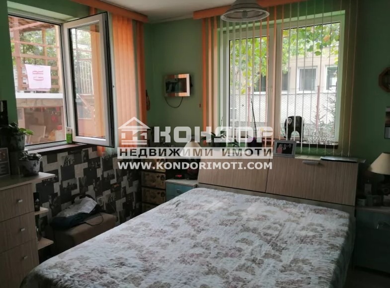 Продава ЕТАЖ ОТ КЪЩА, гр. Пловдив, Кючук Париж, снимка 7 - Етаж от къща - 54881621