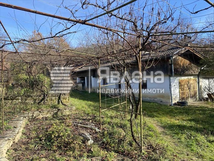 Продава КЪЩА, с. Джурово, област София област, снимка 4 - Къщи - 55125412