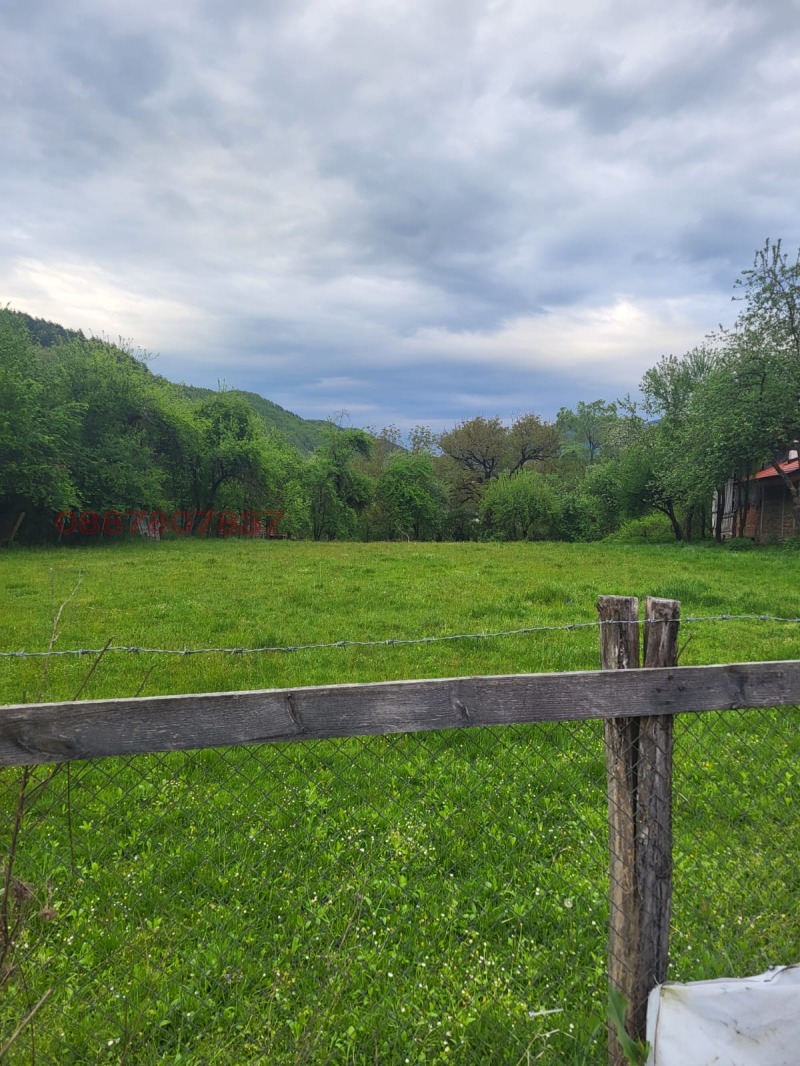 Продава ПАРЦЕЛ, с. Велчево, област Ловеч