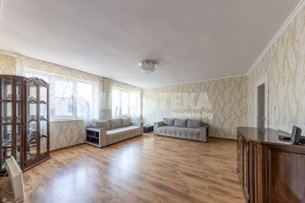 2 quartos Grand Mol, Varna