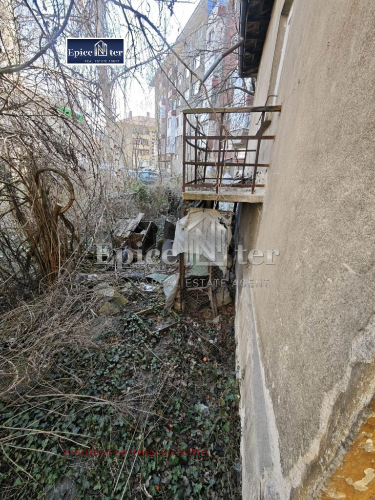 Продава КЪЩА, гр. Перник, Център, снимка 8 - Къщи - 53995756