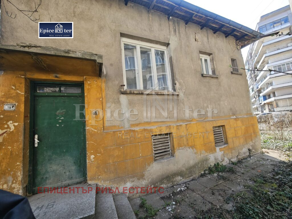 Продава КЪЩА, гр. Перник, Център, снимка 7 - Къщи - 53995756