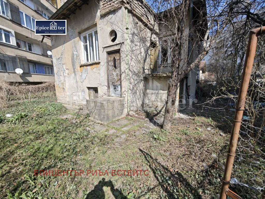 Продава КЪЩА, гр. Перник, Център, снимка 5 - Къщи - 53995756