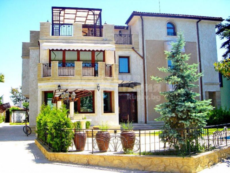 Продава КЪЩА в град Варна, к.к. Св.Св. Константин и Елена - 753 кв.м / 1 850 000 € » 3 618 285.50 лв., КУПИ В БЪЛГАРИЯ