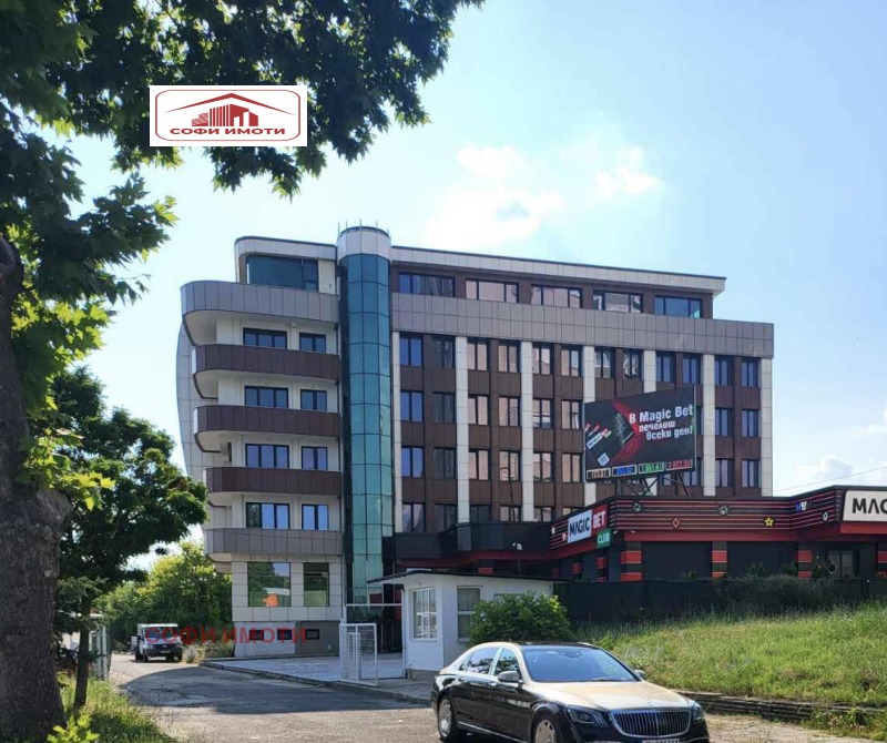 Продава ХОТЕЛ в град Кърджали, Център - 3151 кв.м / При запитване, СОФИ ИМОТИ