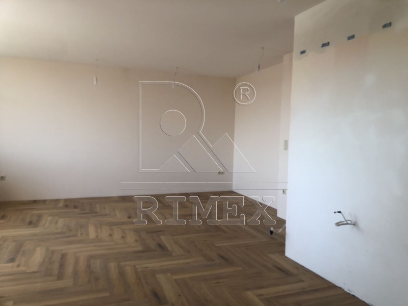 En venta  2 dormitorios Plovdiv , Tsentar , 160 metros cuadrados | 25759866 - imagen [12]