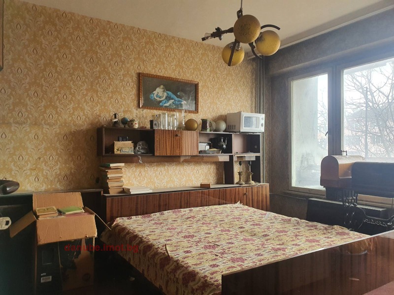 Продава 3-СТАЕН, гр. Русе, Възраждане, снимка 2 - Апартаменти - 52456673