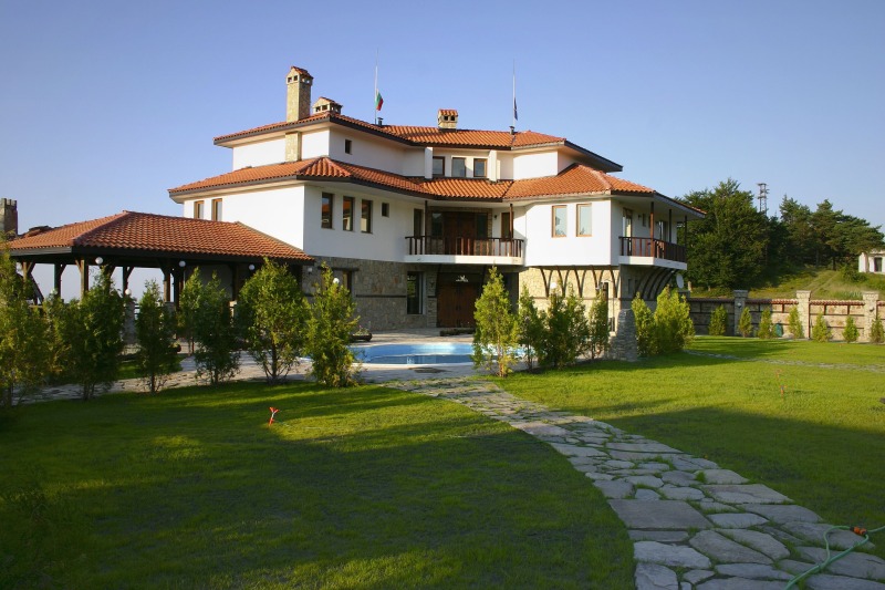Продава  Хотел, област Пловдив, с. Бойково • 1 350 000 EUR • ID 41104684 — holmes.bg - [1] 