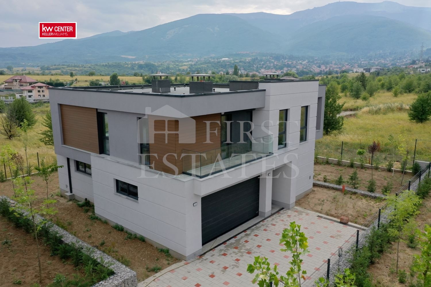 Продава КЪЩА, гр. София, с. Бистрица