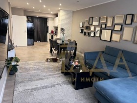 Продава 3-стаен град Пловдив Кършияка - [1] 