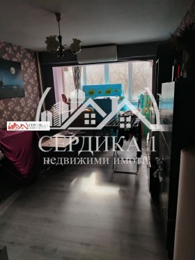 3-стаен град Перник, Тева