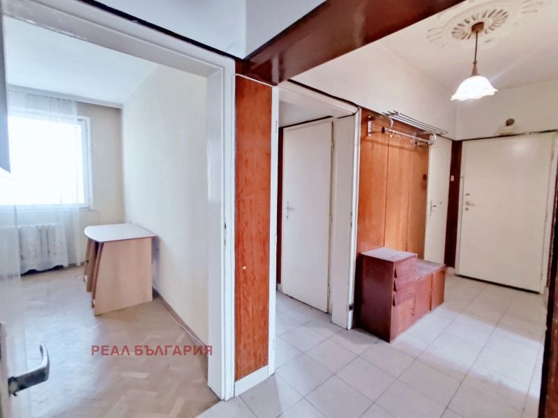 Продава  3-стаен, град Русе, Възраждане •  133 900 € • ID 27328843 — holmes.bg - [1] 