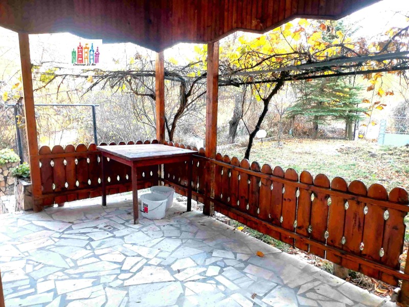 Продава КЪЩА, с. Брусник, област Перник, снимка 9 - Къщи - 52437245