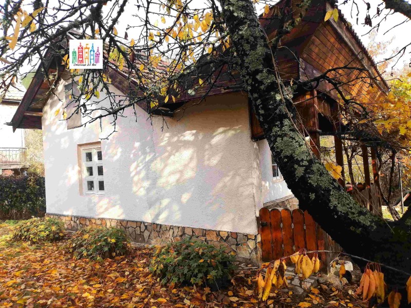 Продава КЪЩА, с. Брусник, област Перник