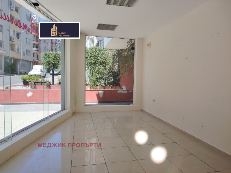Продава  Магазин град Бургас , Меден рудник - зона В , 38 кв.м | 29942827