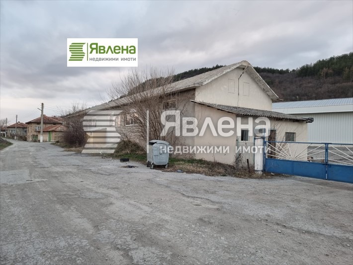 Satılık  Endüstriyel bina bölge Şumnu , Veliki Preslav , 1250 metrekare | 48296328 - görüntü [3]