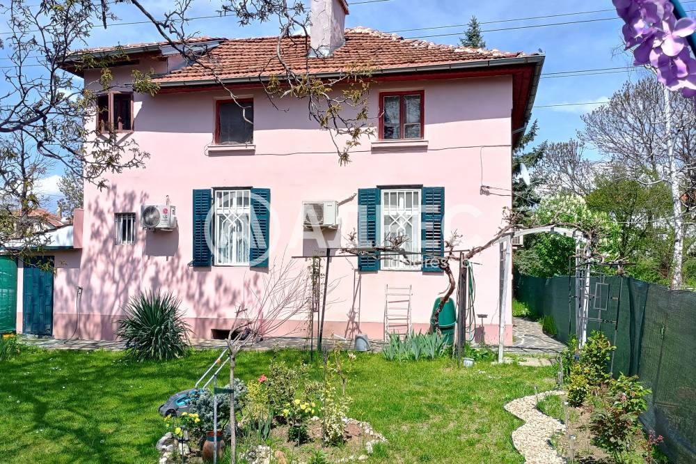 Продава ЕТАЖ ОТ КЪЩА, гр. София, Карпузица, снимка 12 - Етаж от къща - 54604641