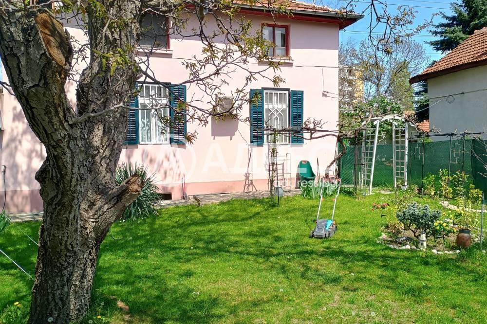 Продава ЕТАЖ ОТ КЪЩА, гр. София, Карпузица, снимка 7 - Етаж от къща - 54604641