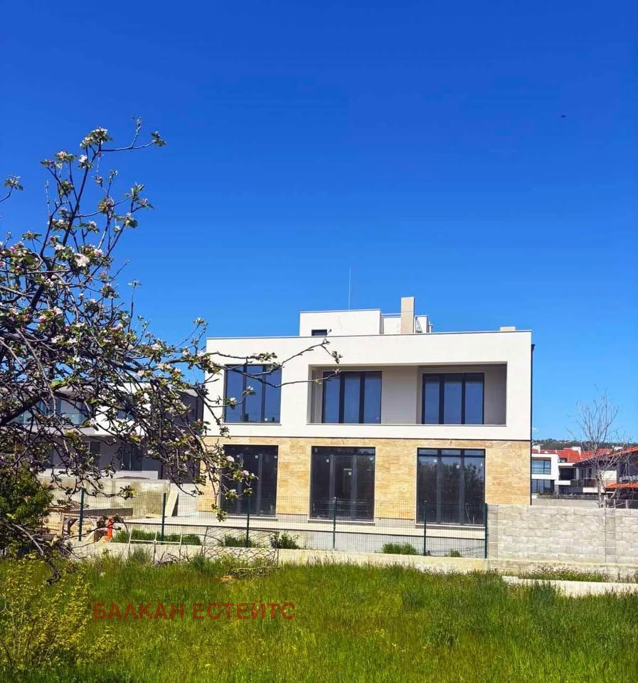 Продава КЪЩА, гр. Варна, м-т Горна Трака, снимка 2 - Къщи - 56216996